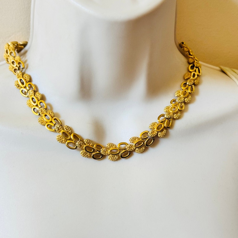 VTG Elegant Crown Trifari Regal Signed Necklace Gold Link 60s Designer MCM 16"